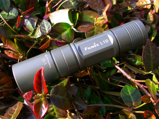 FENIX L1D CE Premium Q5 �yOlive Green Body / Smooth Reflector�z