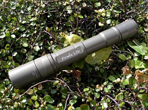 FENIX L2D CE Premium Q5 �yOlive Green Body / Textured Reflector�z