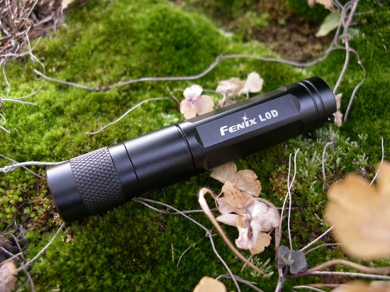 FENIX L0D CE Premium Q4 �yBlack Body / Smooth Reflector�z