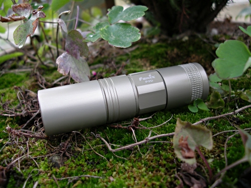 FENIX P2D CE Premium Q5 �yNatural Body / Textured Reflector�z