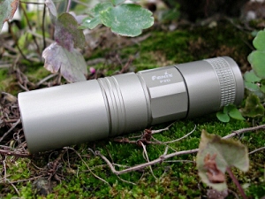 FENIX P2D CE Premium Q5 �yNatural Body / Textured Reflector�z