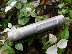 FENIX L0D Luxeon Rebel �yNatural Body / Textured Reflector�z