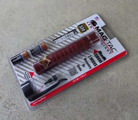 Crowned Bezel】本体色：クリムゾン・レッド Maglite Mag-Tac LED